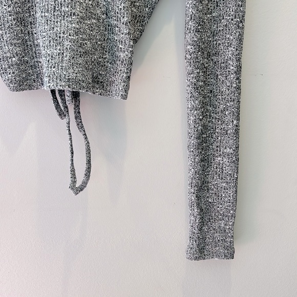 NWT the Garage Open Back Heather Gray Knit Long Sleeve Crop Top - Picture 4 of 5